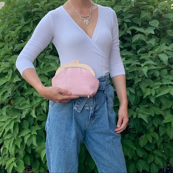 Pink Embossed Leather Handmade Round Wooden Frame Clutch/Crossbody & 2 Chains - Picture 7 of 16
